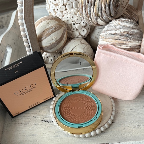 Gucci Sun Kissed Glow Bronzing Powder - 04 Tan